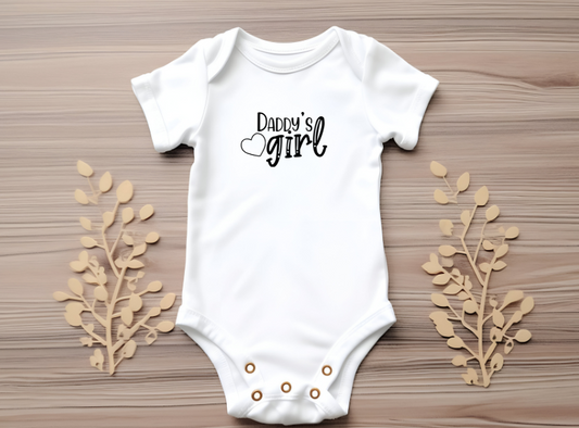 “Daddy’s Girl” Bodysuit – A Sweet Keepsake for Daddy’s Little One 💖