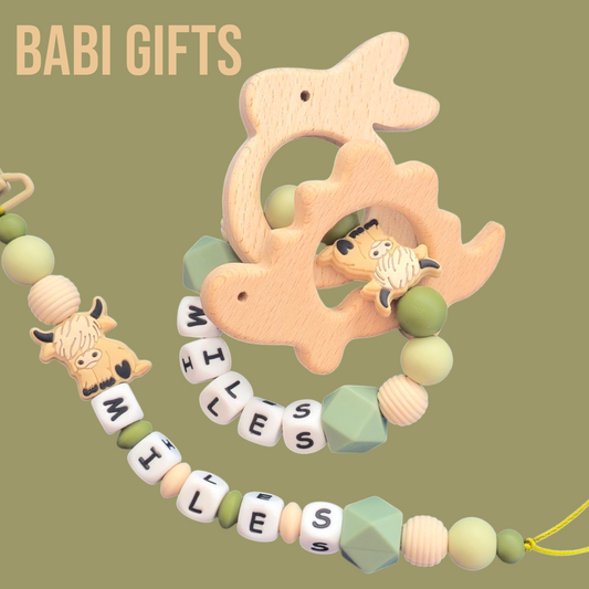 Highland Cow Dummy Clip – Personalised Green Baby Set